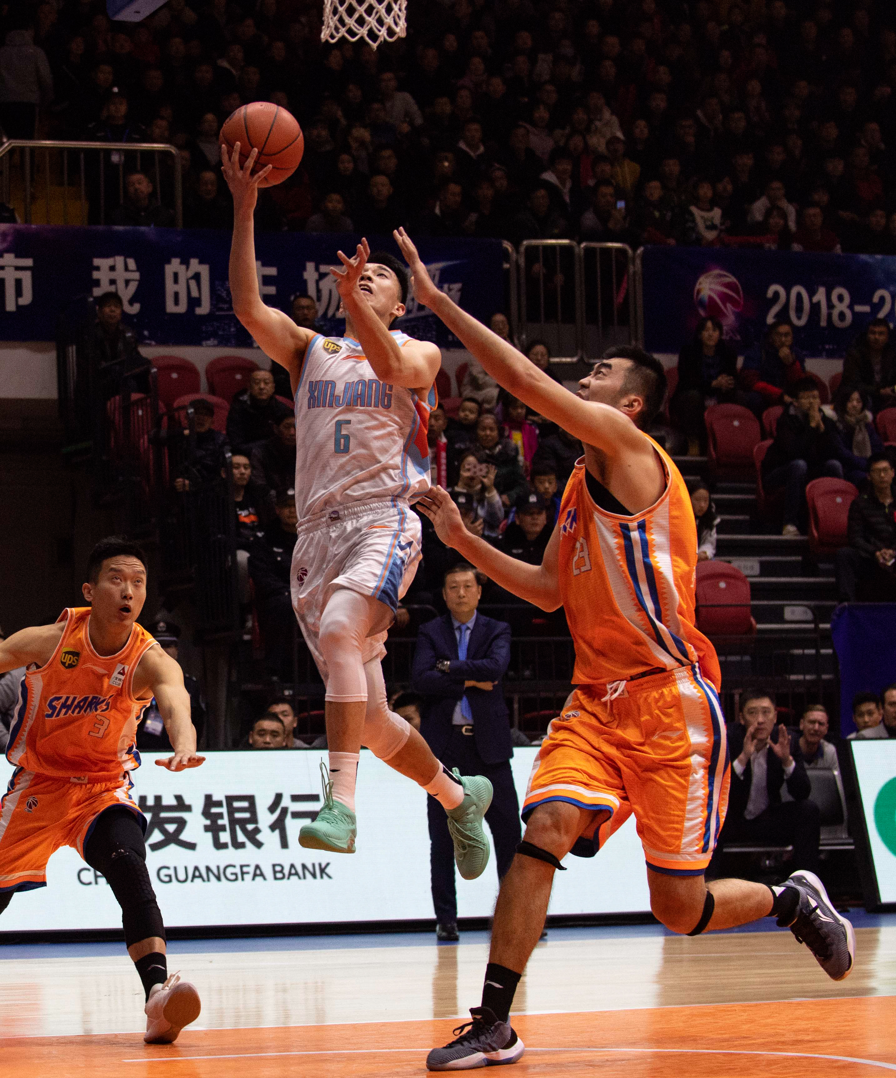 輔以快速反 輔以快速反